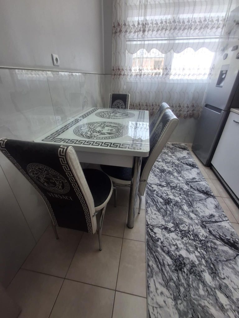 Кухненска маса  със 6 бр столчета
