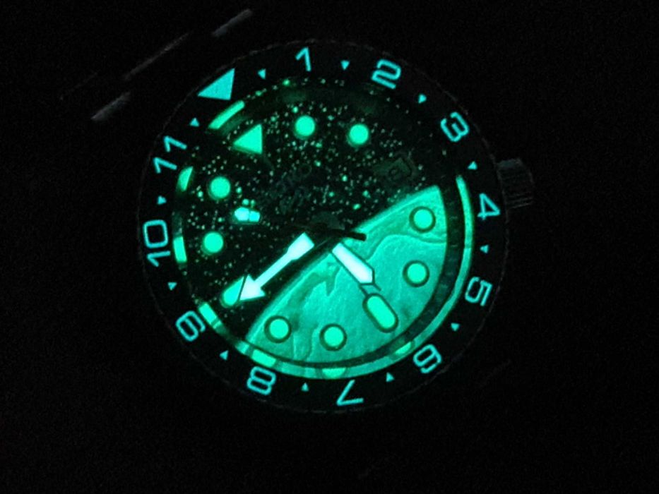 Seiko 5 Earth Voyager