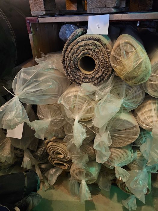 COVOR DIN LANA 140x200cm de lux, nou, Elvetia