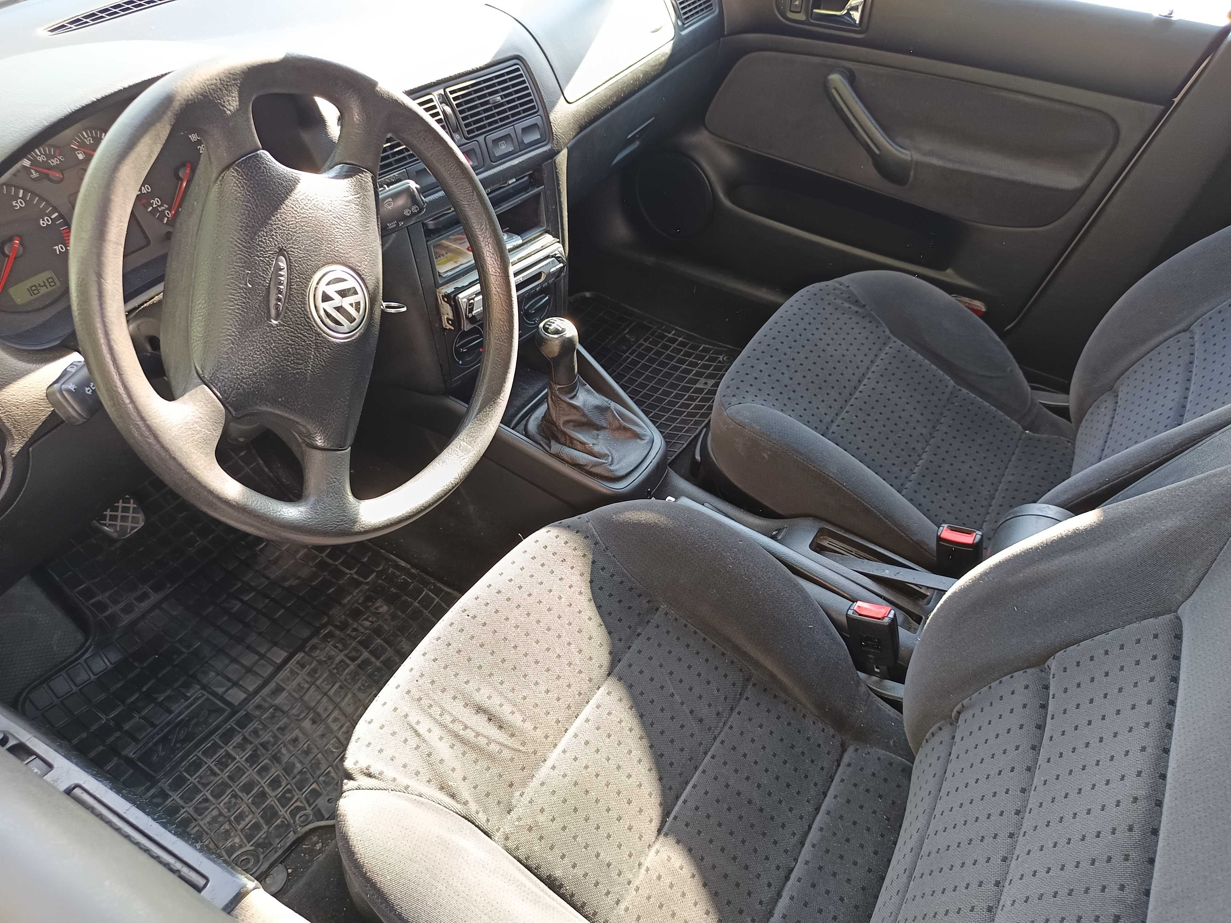 Продавам WV Golf IV Уникат!!!