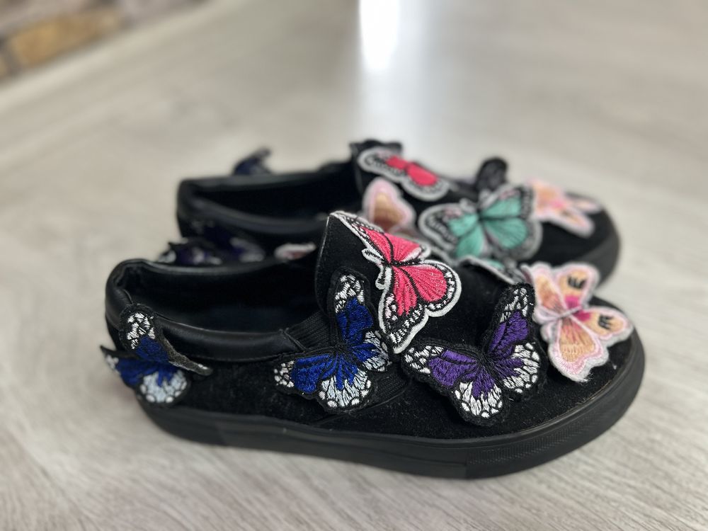 Дизайнерски обувки с пеперуди