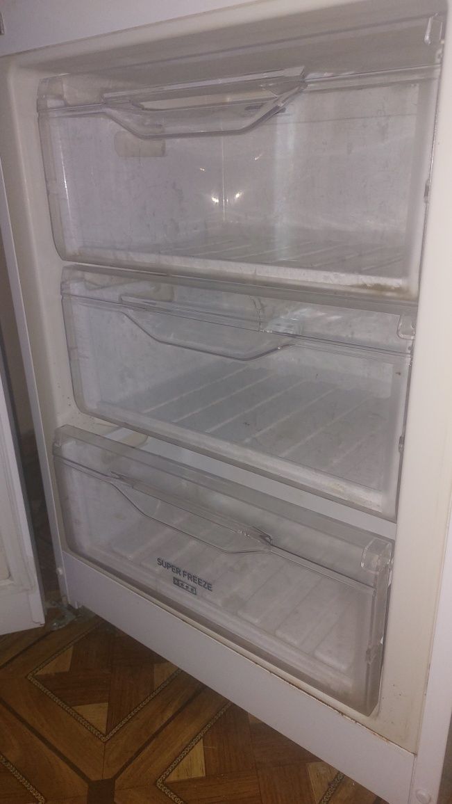 Продам холодильник