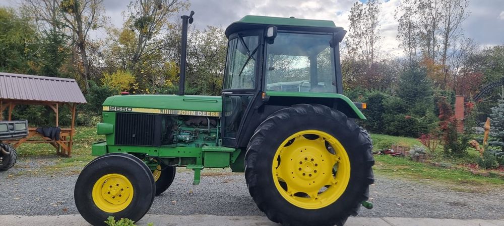 Tractor John-Deere 2650