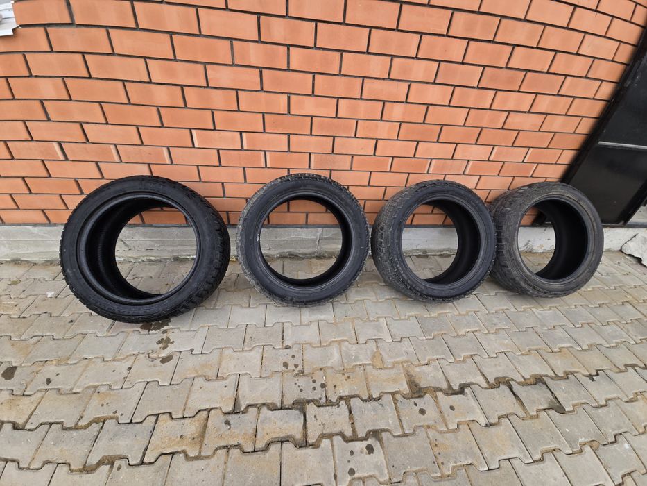 Продам шины на 20