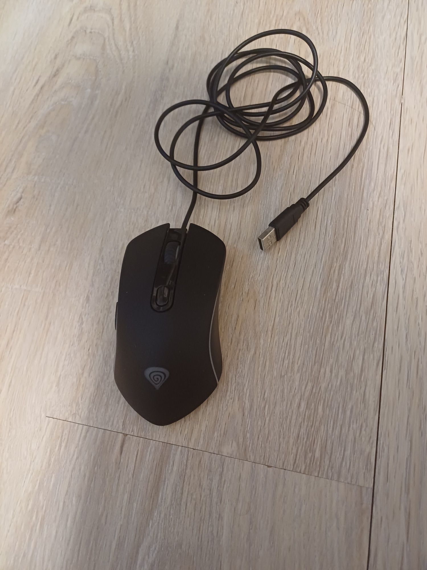 Комбо : Три мишки,клавиатура,микрофон,слушалки на razer, и контролер .