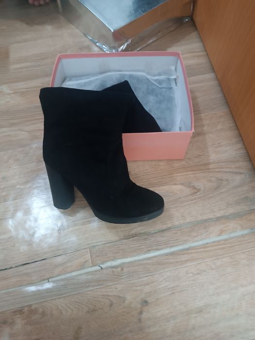 Продам Сапоги женские