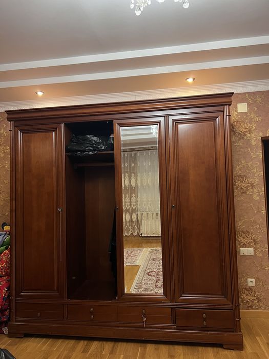 Продаётся спальная гарнитура б/у