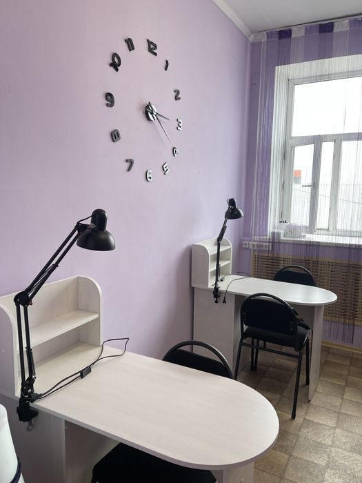 Срочно Сдам в аренду столы для маникюра