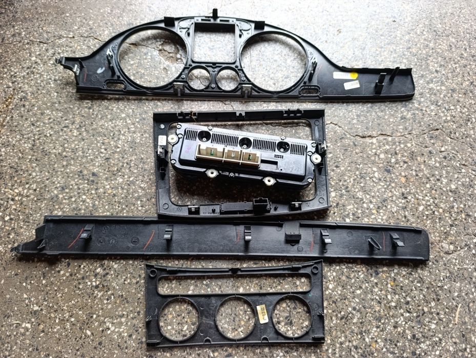 Фар и части за табло vw pasat