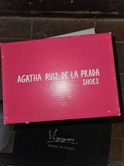 Vand sandale noi Prada, originale, marimea 18