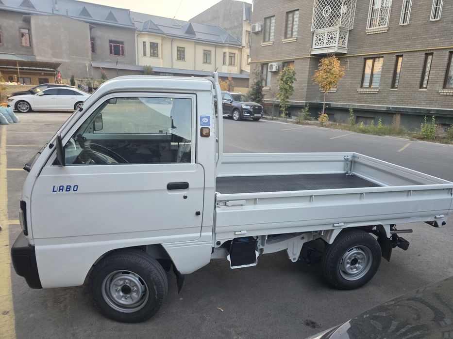 Labo xizmati Yuk tashish dastavka