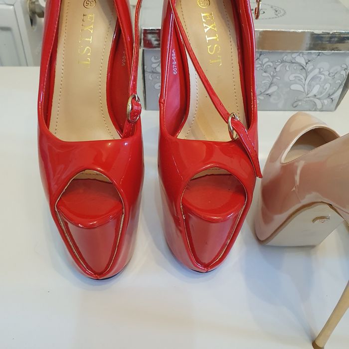 Pantofi cu platforma cu toc inalt