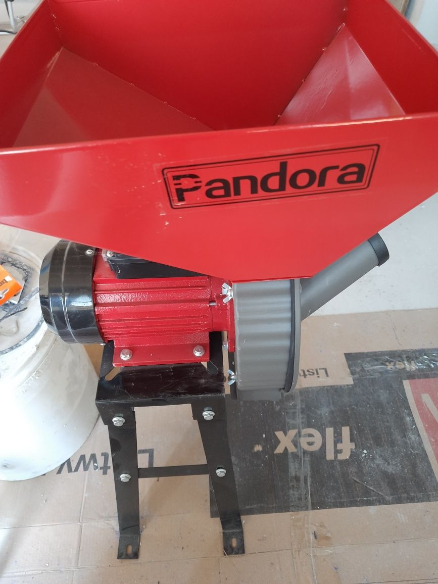 Vând moara electrica pandora profesionala