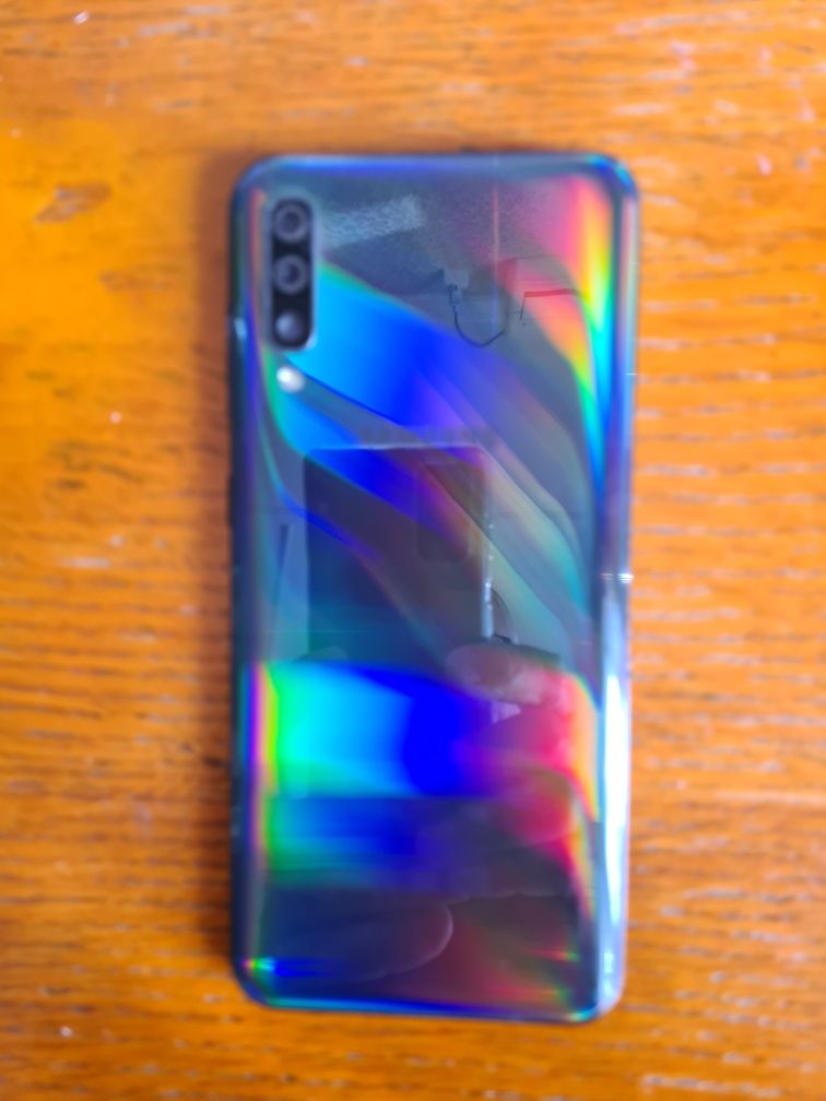 Продам Samsung A 50 б/у