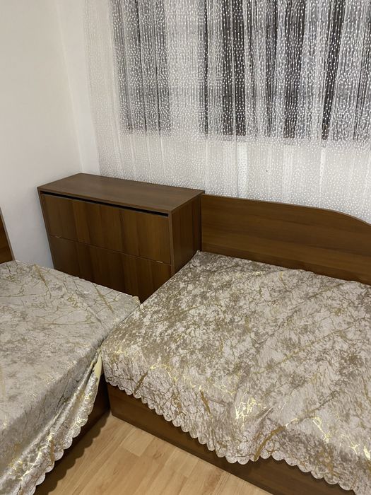 Ъглови легла с повдигащи матраци и ракла