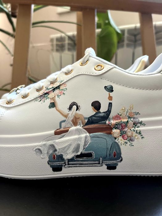 Ръчно рисувани дрехи и обувки – персонализиран дизайн по поръчка