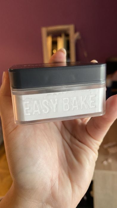 Pudra libera Huda Beauty EasyBake - nuanta Sugar Cookie