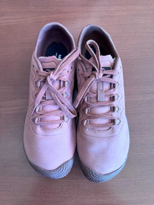 нови спортни обувки Merrell,трениране,размер 40,5 и 41,розови и карбон