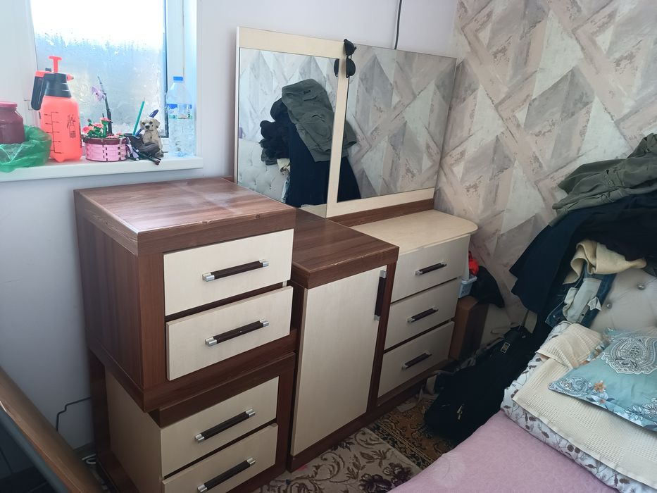 Комод с тумбами не новый