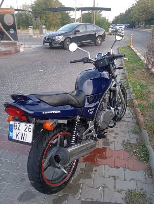 Kawasaki Er5 Twister