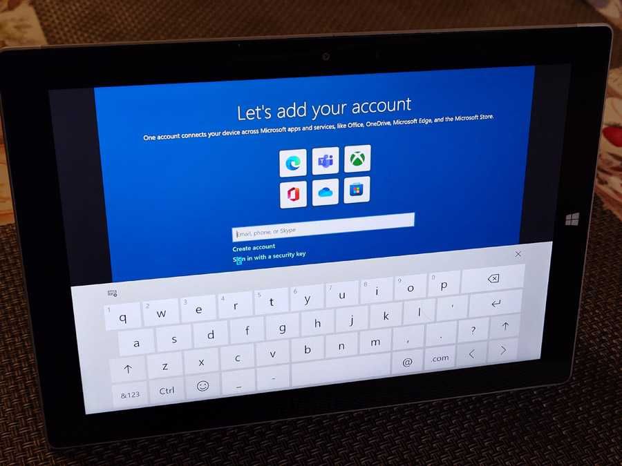 Tableta Microsoft Surface 3 + dock original