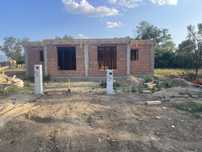 Vand 1/2 duplex, 3 dormitoare, 2 bai, terasa acoperita, mosnita noua
