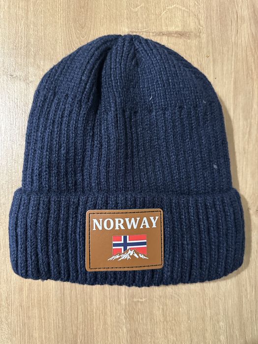 Шапка с подплата Norway