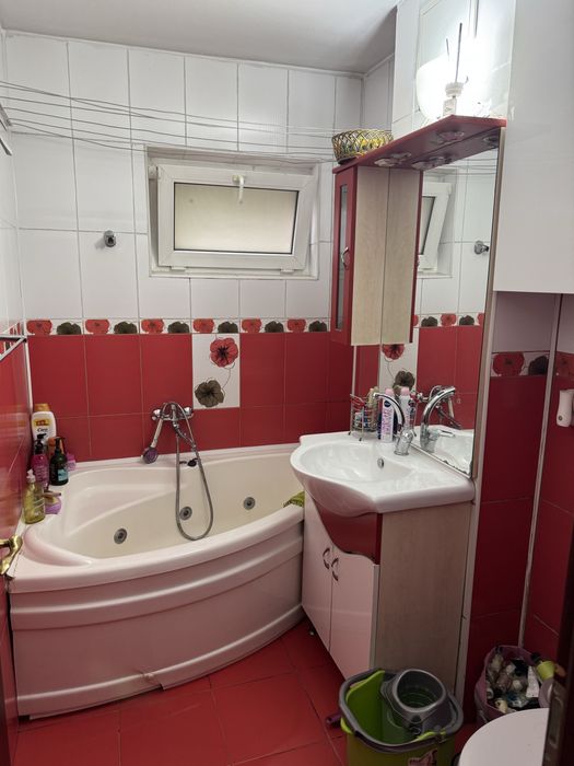 Proprietar inchiriez ap 2 cam complex langa caminul 9