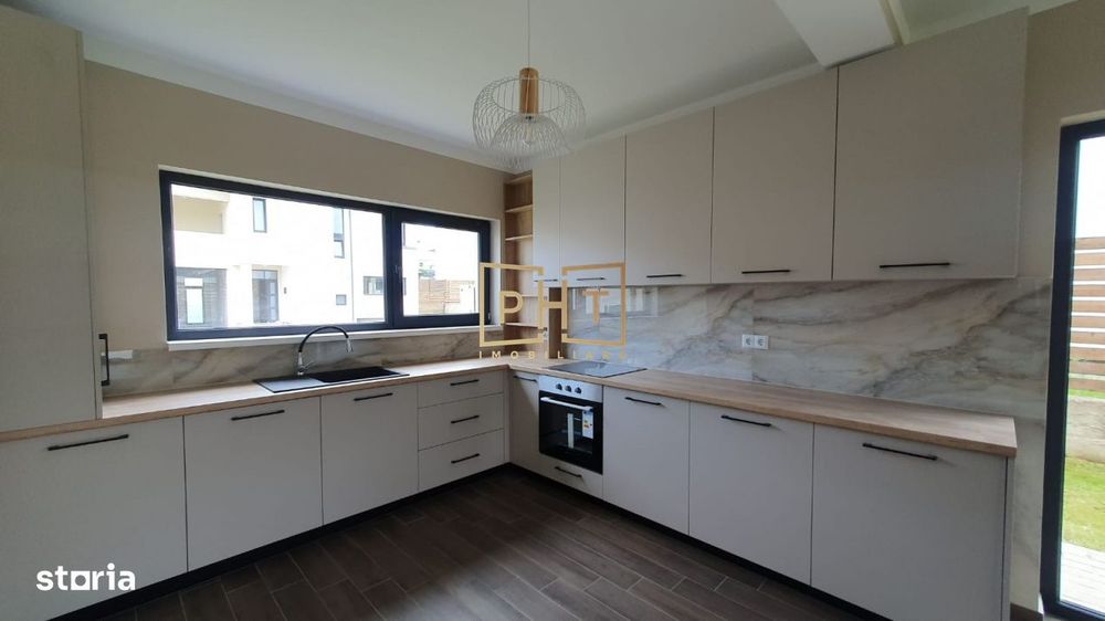 Casa de inchiriat cu 4 camere, 139 mp utili , Dezmir!