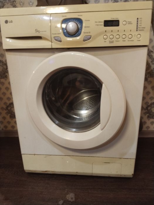 Продается стиральная машина LG требующая небольшого ремонта