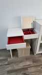 Masuta machiaj ikea