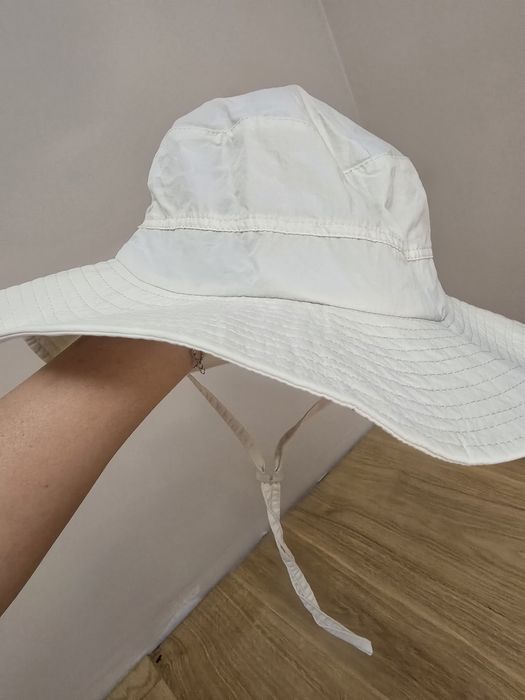 Дамска шапка за слънце