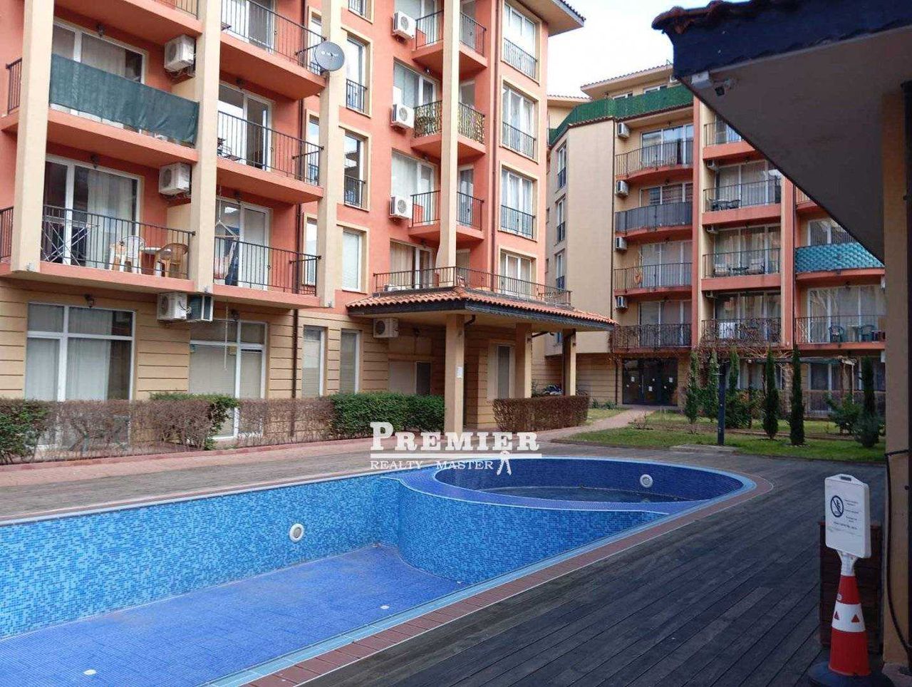 Продава се Едностаен апартамент в к.к. Слънчев бряг - 33 кв.м за 1394 €/кв.м - Снимка #14