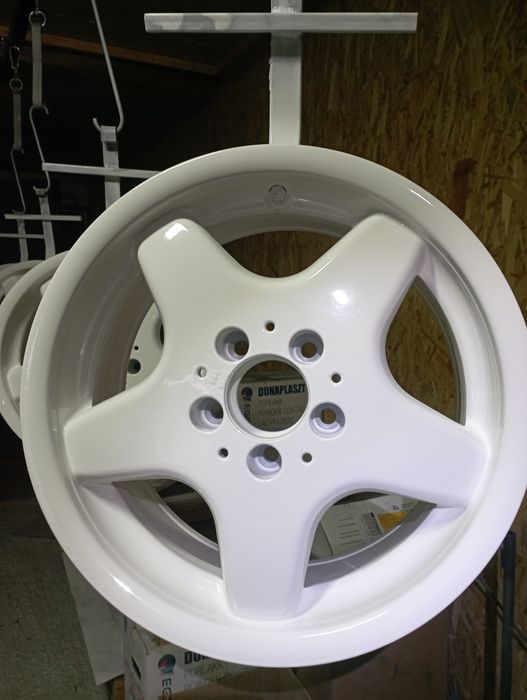 Sablare și vopsire electrostatica jante auto.