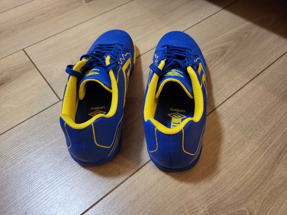 Футболни обувки Umbro