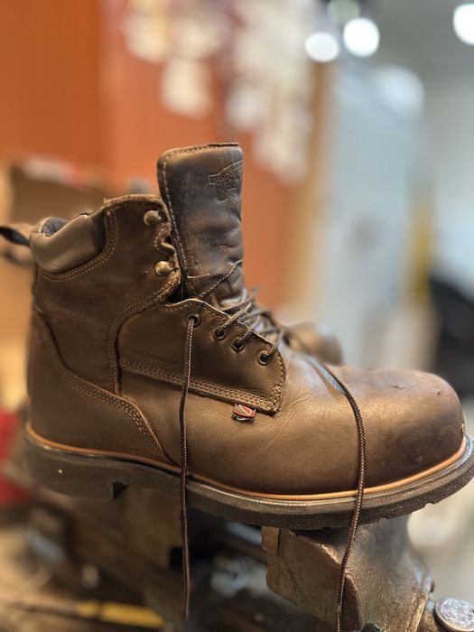 Ботинка сатылады Редвинг бу киылген таза иісі жок арзан багада тенгизд