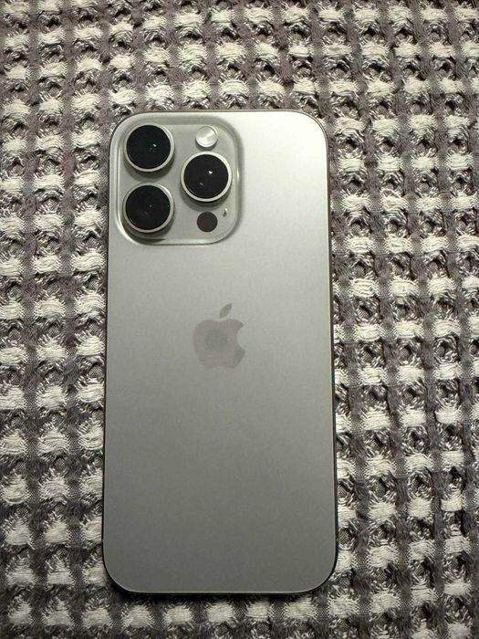 Iphone 16 pro cu garantie, stare impecabila