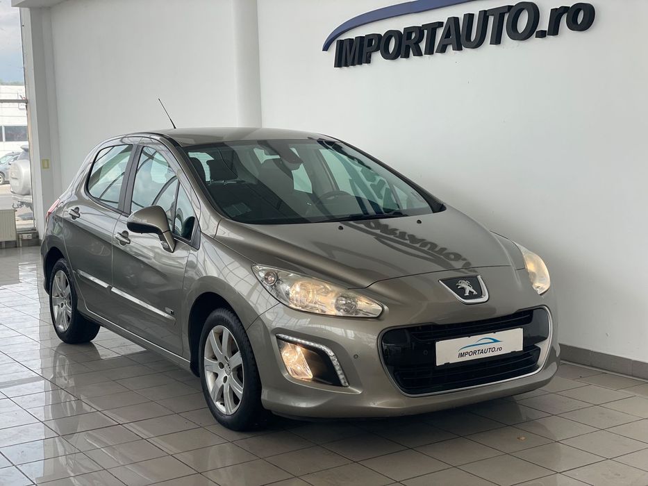 Peugeot 308 DEALER/GARANTIE 1/NAVIGATIE/Pilot/Dublu Climatronic/Recent import