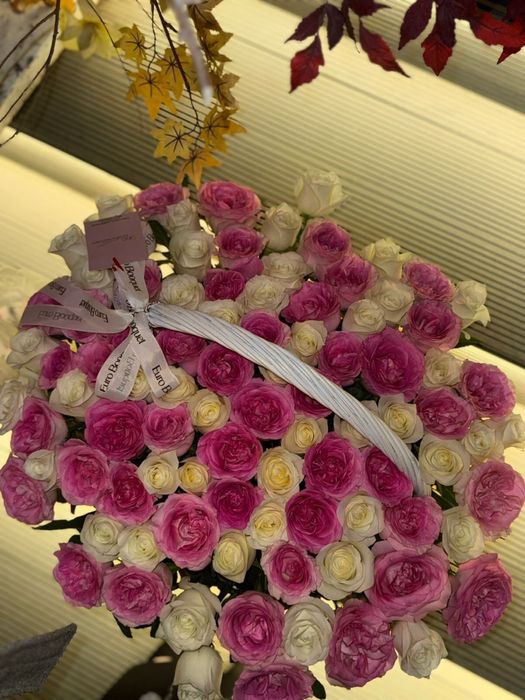 Очень красивый корзинка цветы