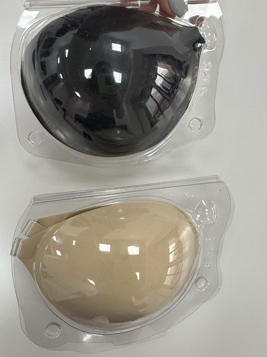 Безшевен , залепящ сутиен