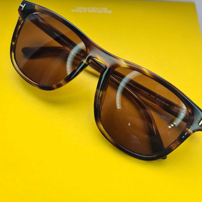 Солнцезащитные очки.