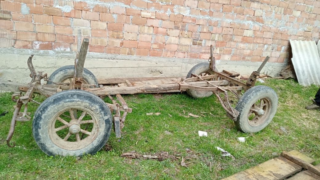Vând căruță pentru cai