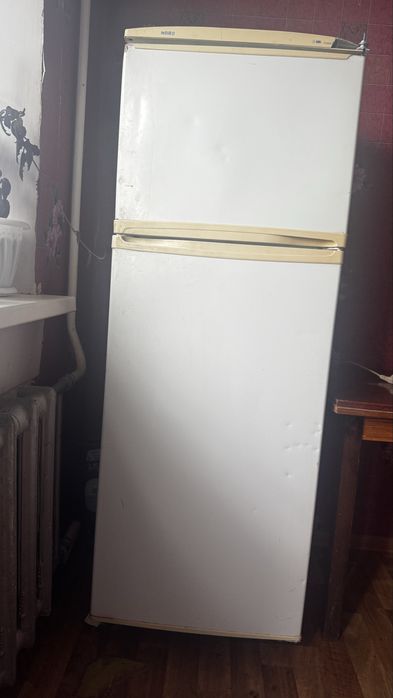 Продам холодильник