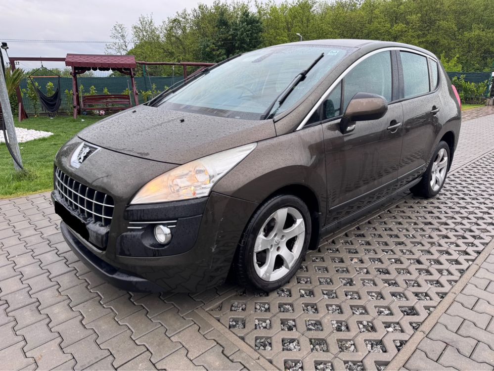 Dezmembrez Peugeot 3008