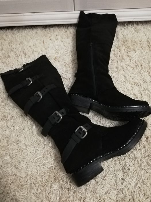 Cizme negre din piele naturala 350 lei negociabil