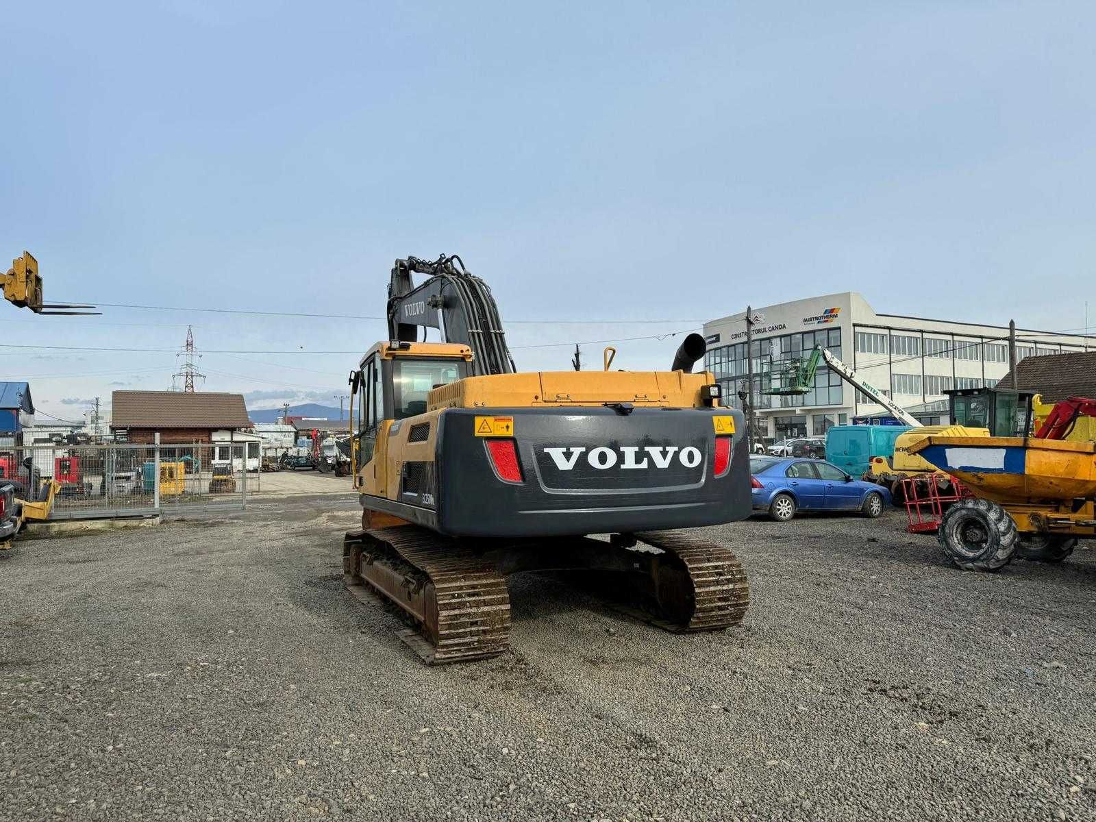Excavator pe senile Volvo EC250DNL , 2013