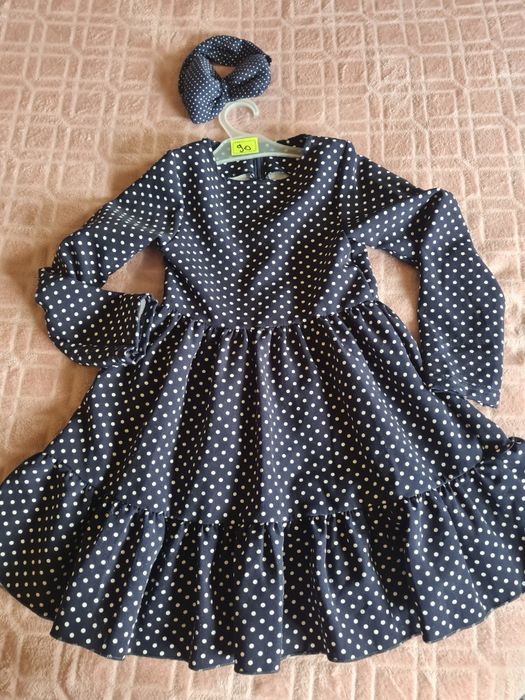 Rochiță fetițe mărimea 122 în stare bună