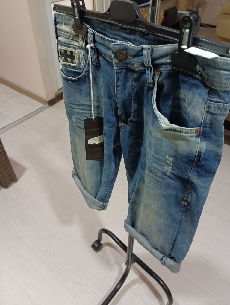 Разпродажба Дамски дънки diesel Pepe jeans и поли л размер