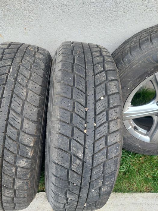 Vând 4 roti MS iarna-vara SUV 215 70 R16