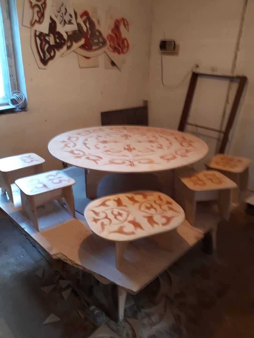 Круглый Казахский стол